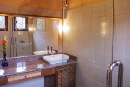 bedroom_bathroom