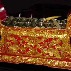 Kantilan - Carved stand