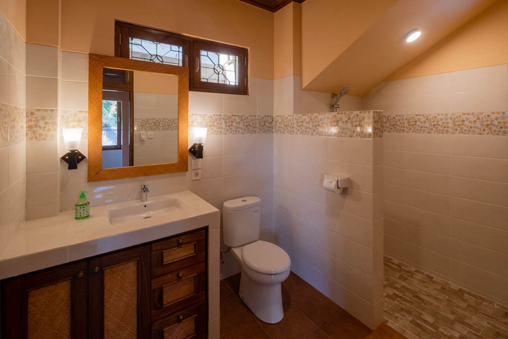 Kemangi Apartment 2 - Bathroom