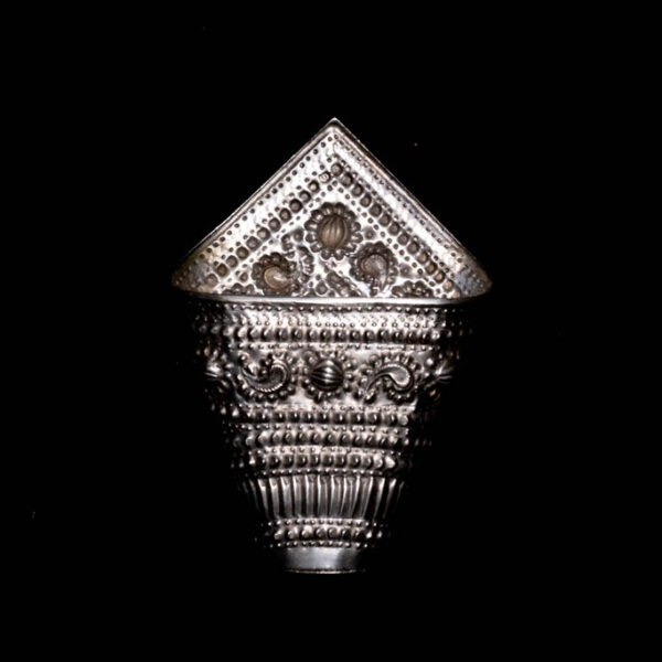 Antique Thai Triangular Betel Leaf Holder 3
