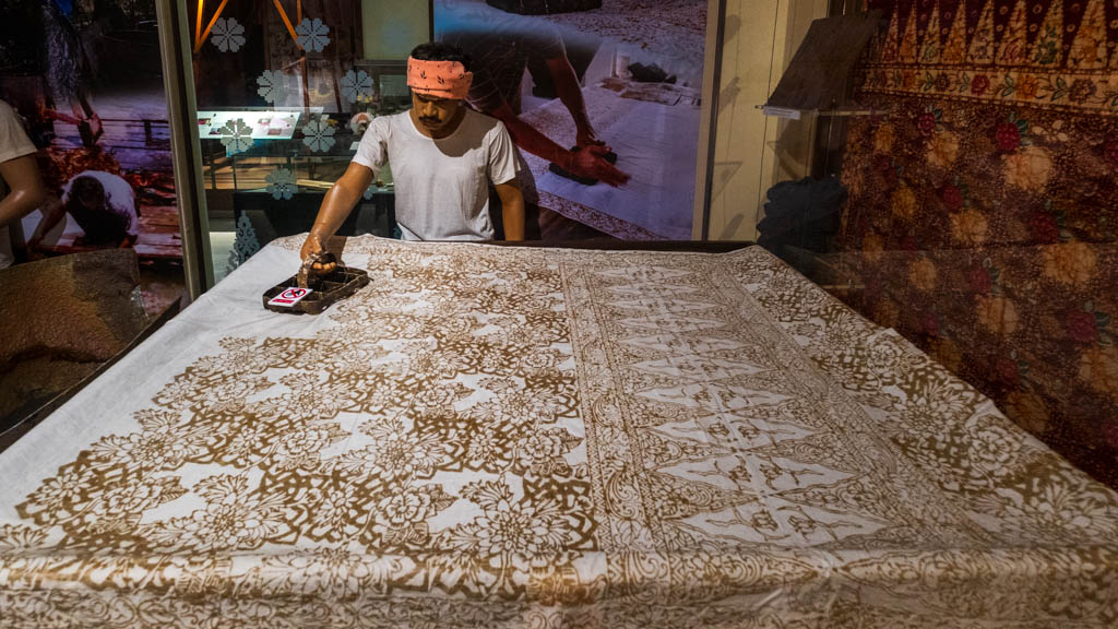 Batik Stamp Use